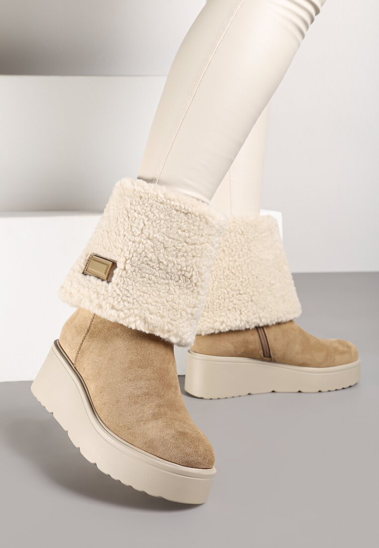 Ghete bej cu platformă, cu blană decorativă și cu guler răsfrânt Irissinae