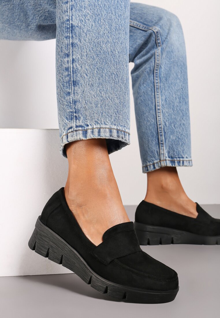 Pantofi Mocasini Negri cu talpă compensată cu branț din piele naturală decorați cu o curea Zorvia