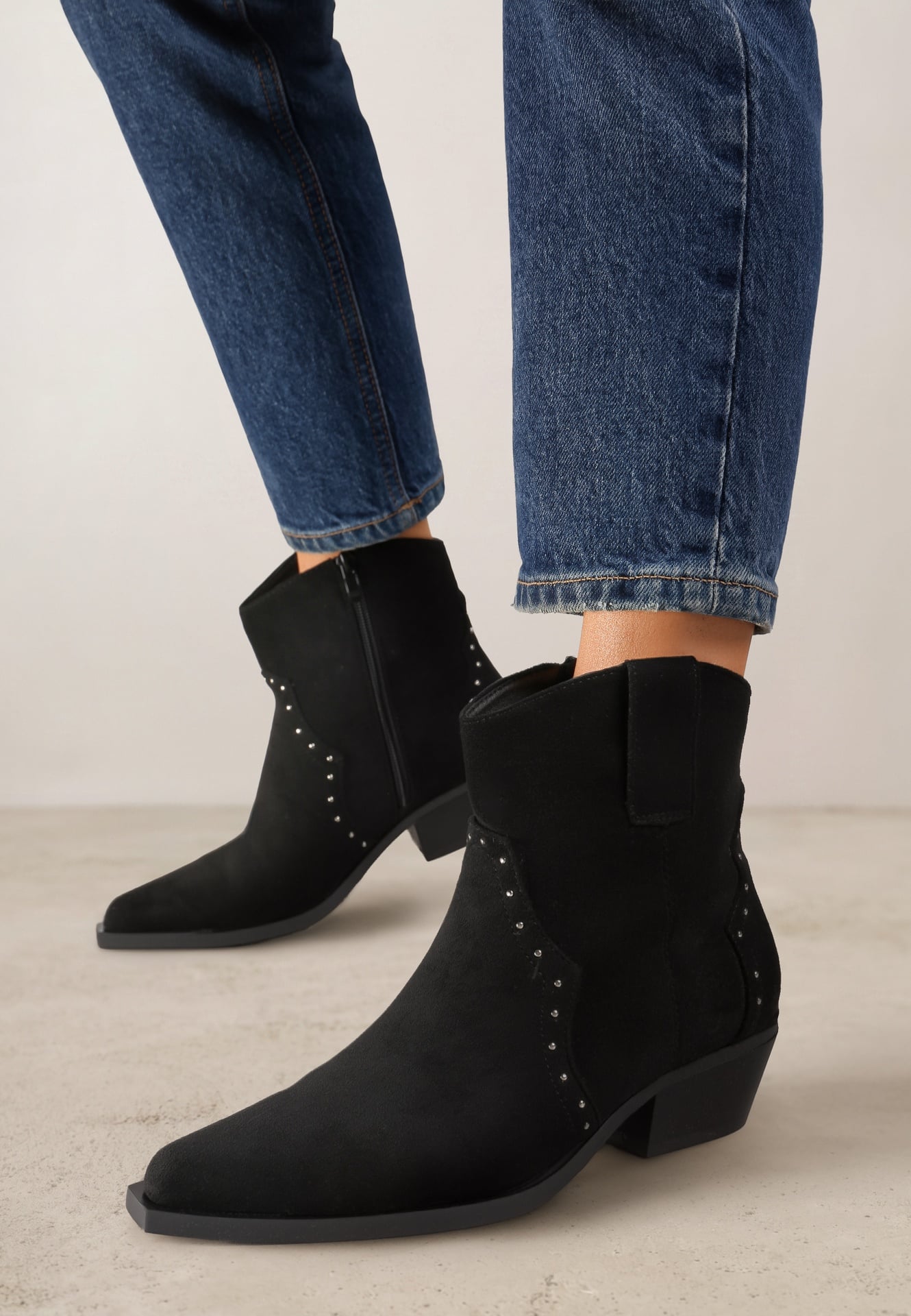 Botine Negre stil Cowboy din ecovelur și cu vârf ascuțit Nevelara