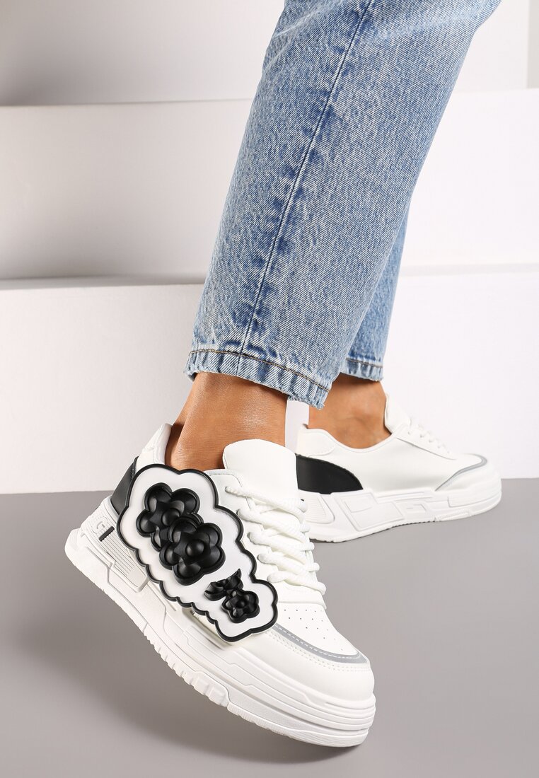 Adidași Alb-Negru pe Platformă Joasă cu Flori Decorative pe Lateral Benavilla