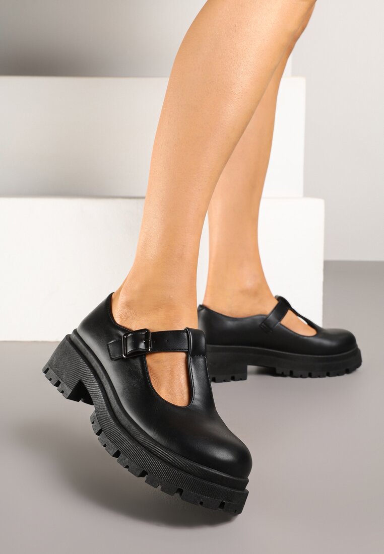 Pantofi negri pe Platformă Decorată cu Model în Relief cu Catarame Vaiethina
