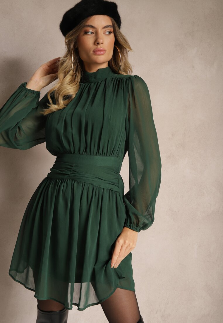 Rochie evazată verde cu inserții semi-transparente și guler tip tunică Gelabine