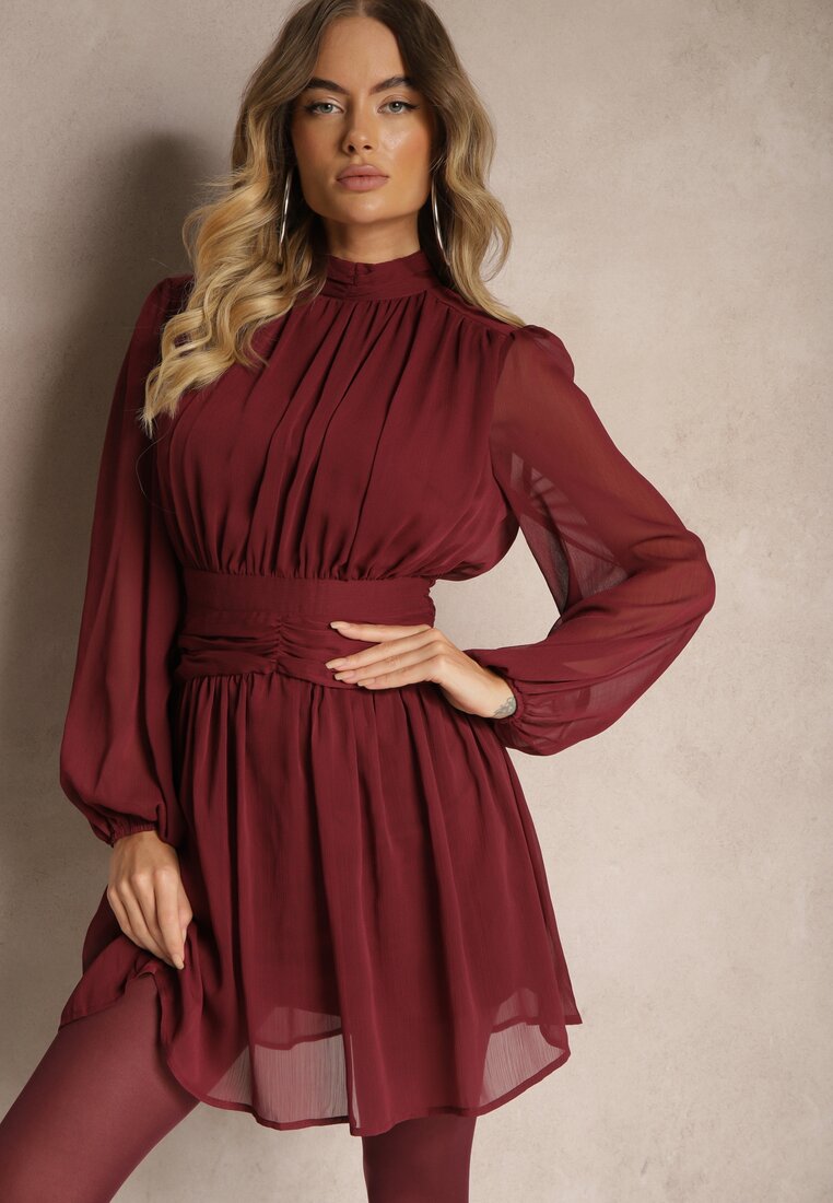 Rochie bordou evazată cu inserții semitransparente și guler ridicat Gelabine