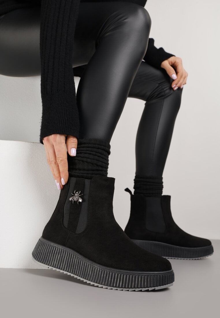 Botine Negre Chelsea pe platformă embosată decorate cu aplicație metalică Allecia