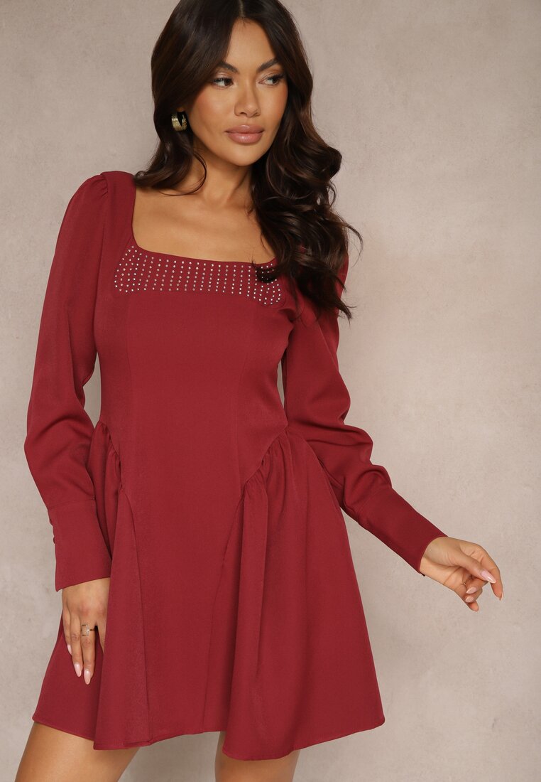 Rochie Scurtă Bordeaux cu Decolteu Pătrat în Croială Cloș Enadis