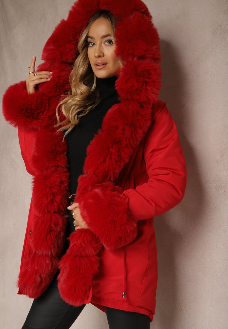 Geacă roșie Parka cu blană și cu glugă largă Florion - Renee Geacă roșie Parka cu blană și cu glugă largă Florion - Renee