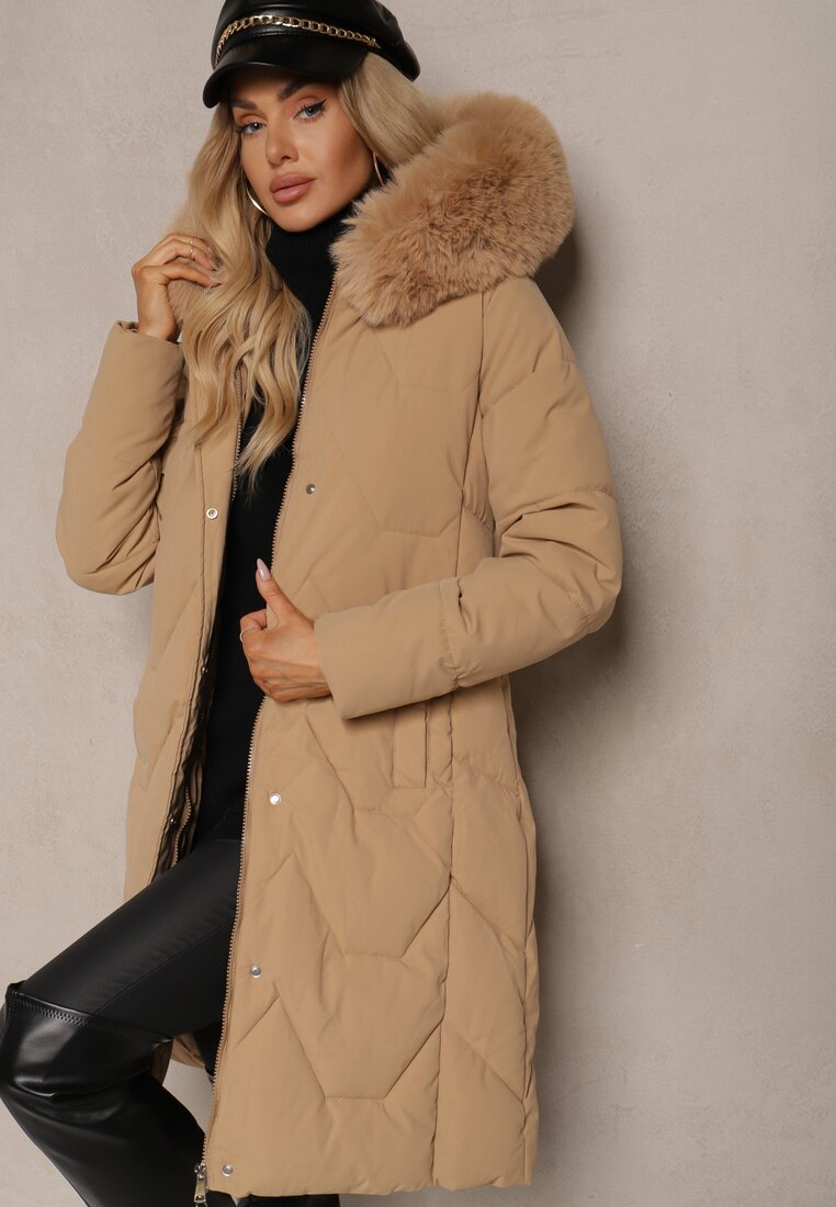 Jachetă Bej Lungă cu Matlasare Decorativă cu Glugă și Blană Verticea