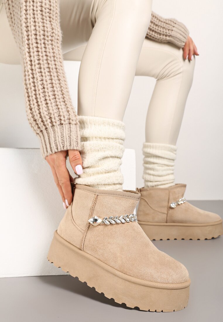 Cizme de zăpadă Bej închis pe talpă groasă din ecosem decorate cu un lanț cu zirconii Ninnalith