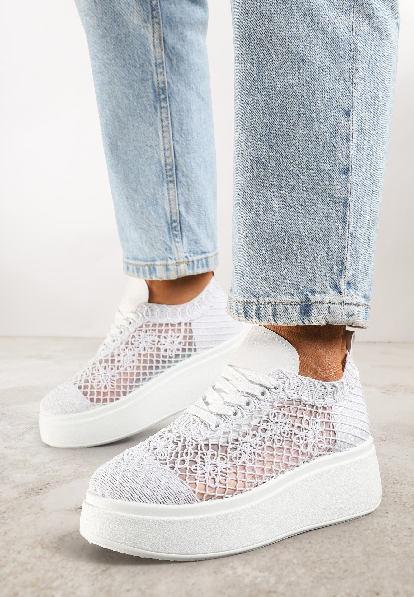 Sneakersi albi ajurați Vices pe platformă Halvisa