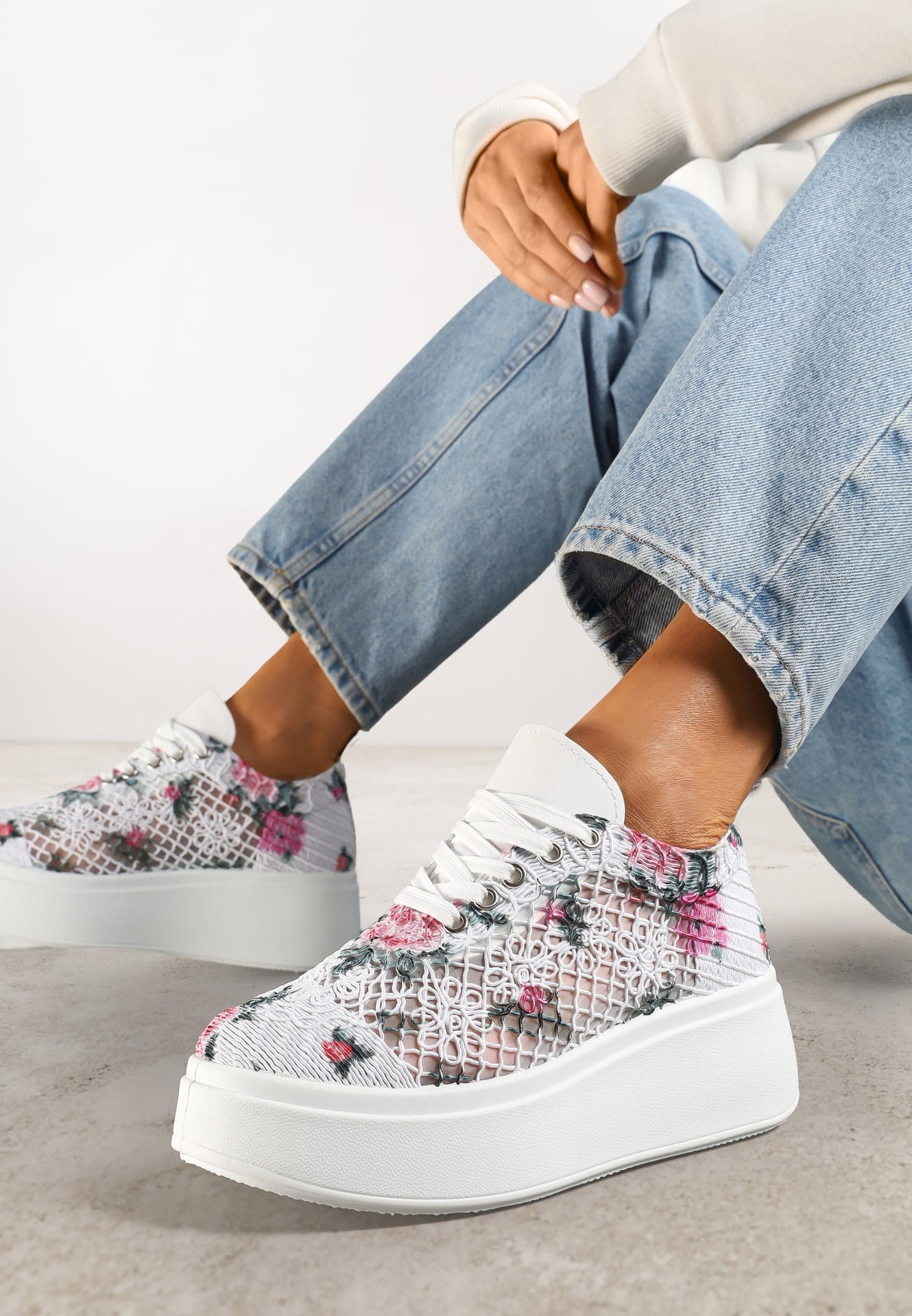 Sneakers Perforați Albi Vices cu Platformă cu Flori Halvisa