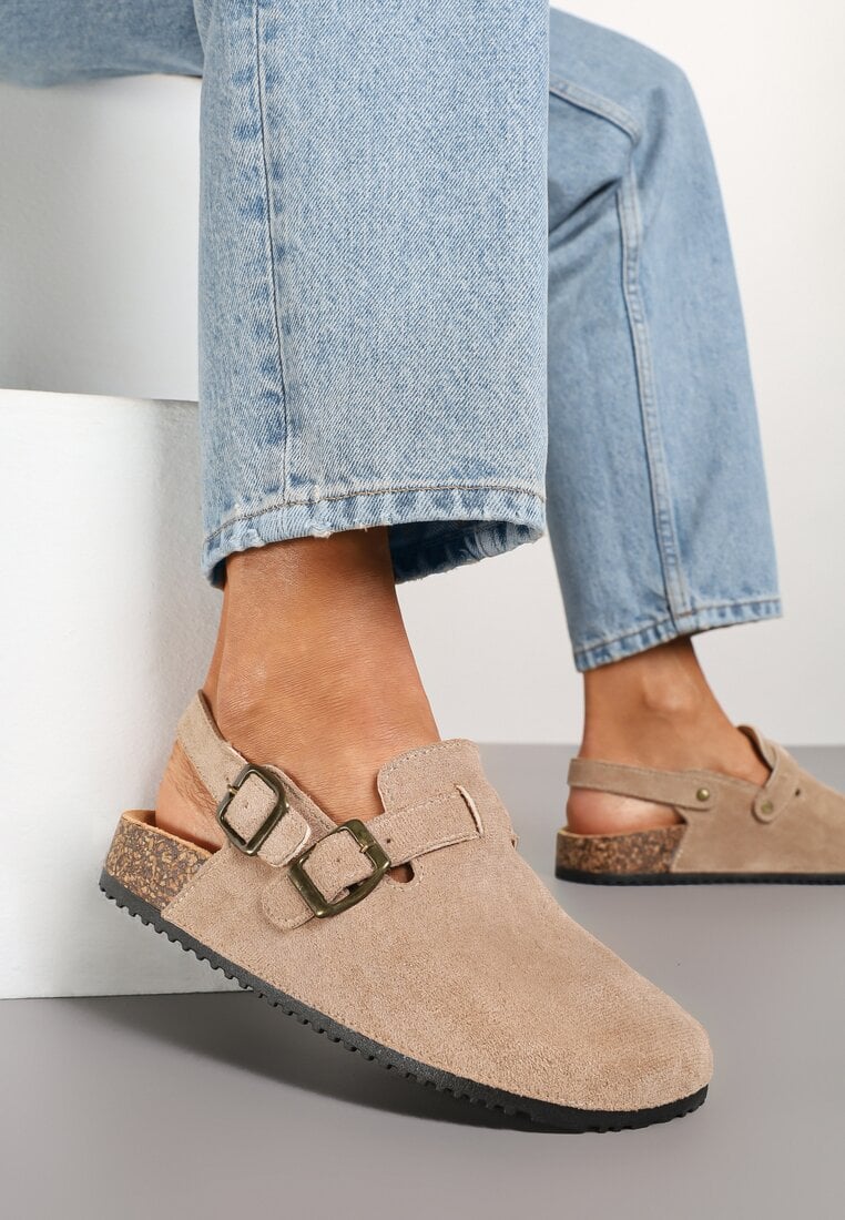 Papuci Bej Închis din Ecosuedină Stil Sabot cu Baretă la Călcâi Gonarith