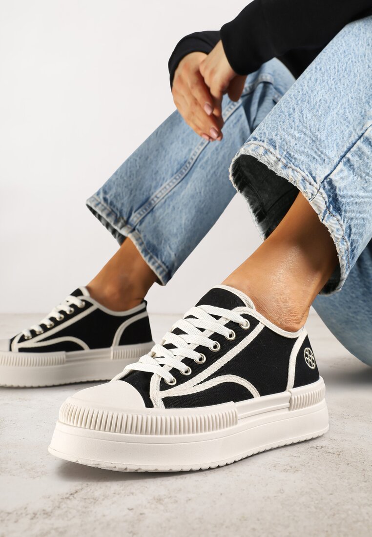 Adidași negri cu platformă cu ornament metalic Afleeria