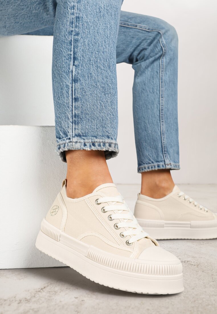 Tenisi Bej pe Platformă cu Ornament Metalic Afleeria