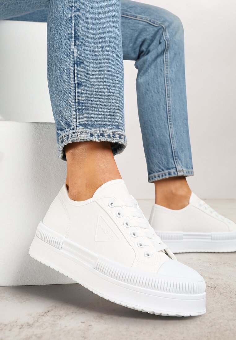 Tenisi Albi pe Talpă Dublă cu Insignă Decorativă pe Partea Superioară Alivrelia