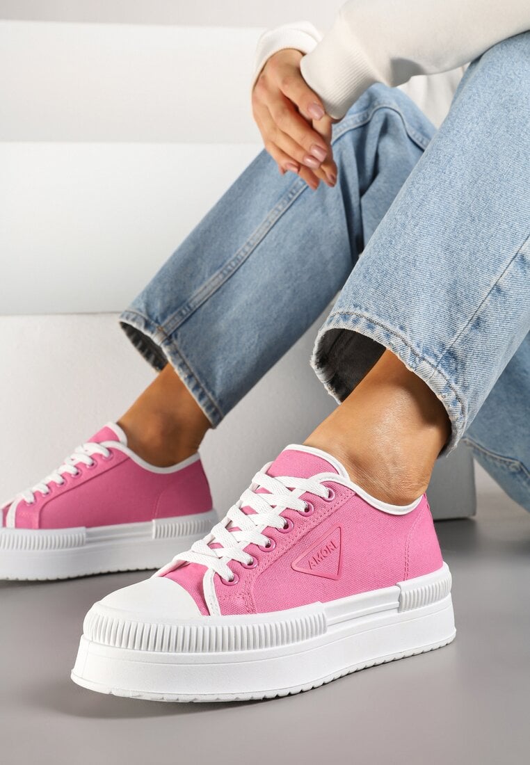 Tenisi Fucsia cu Talpă Dublă cu Emblemă Decorativă pe Partea Superioară Alivrelia