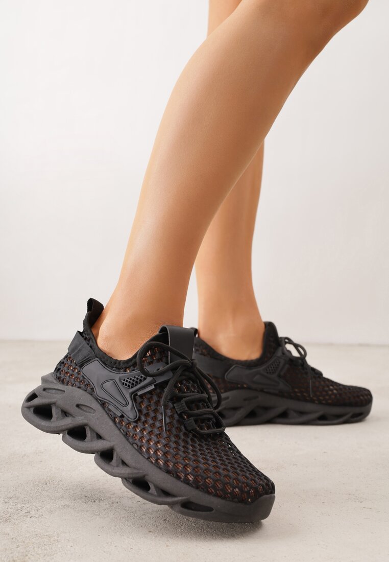 Pantofi sport negri tip sneakers cu platformă decorată cu relief Teliriella