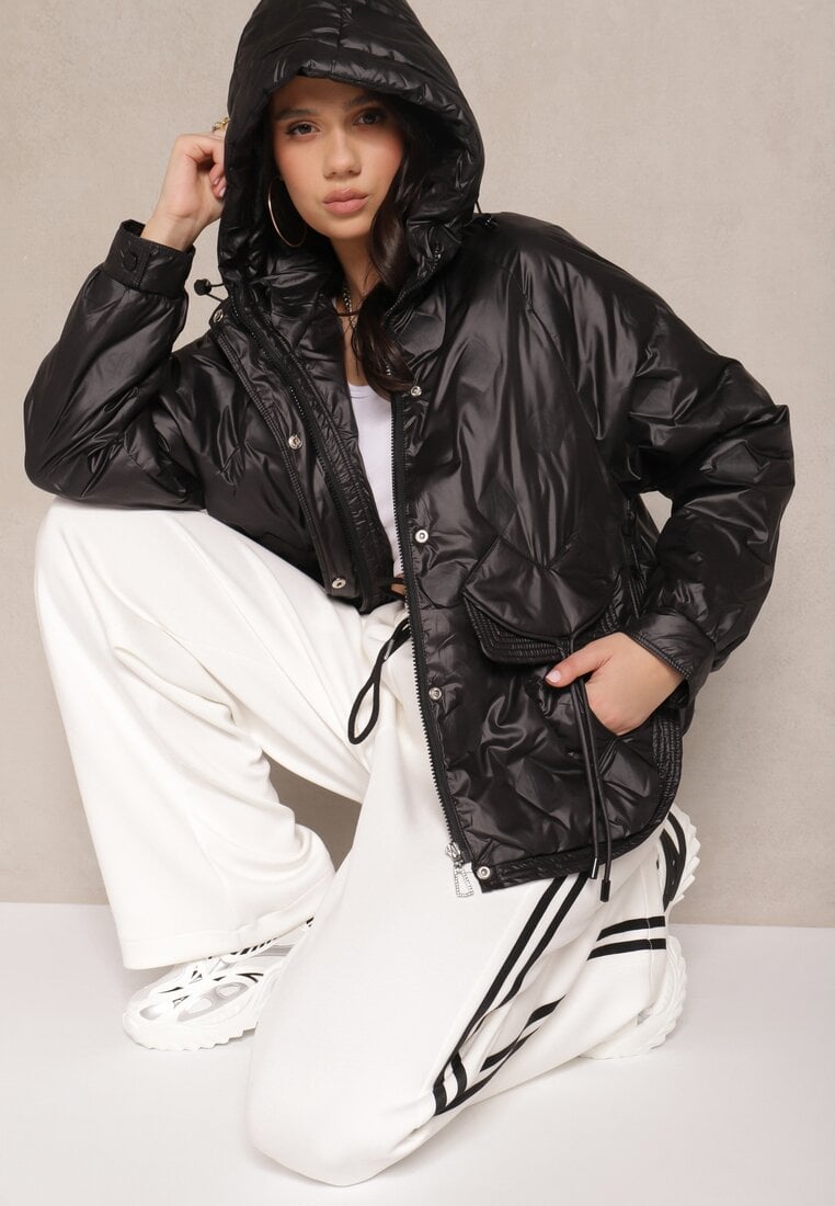 Geacă Neagră Matlasată în Stil Utility cu Glugă Hiredia