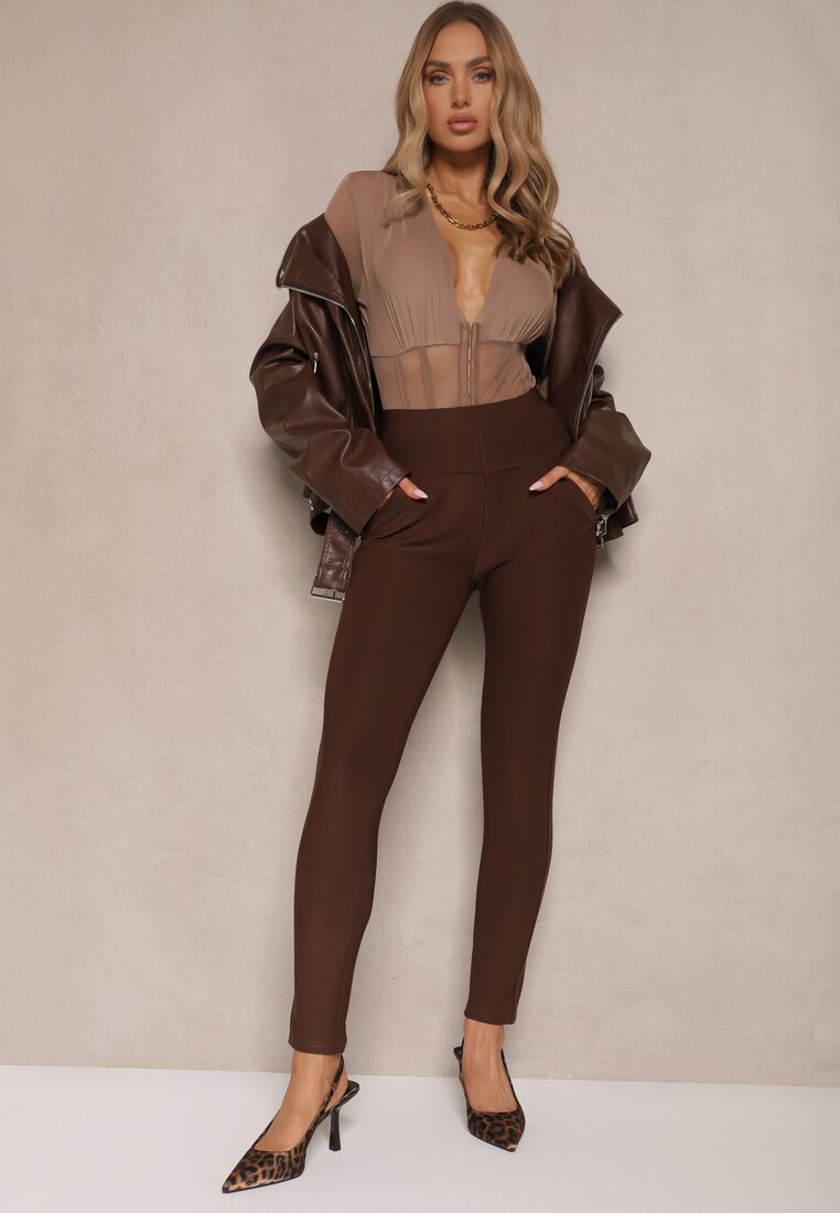 Pantaloni Maro cu croială skinny cu elastic în talie și buzunare Rizeena