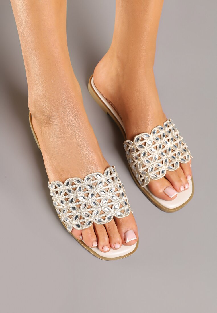 Papuci Bej Perforati Decorați cu Zirconii Lilivone