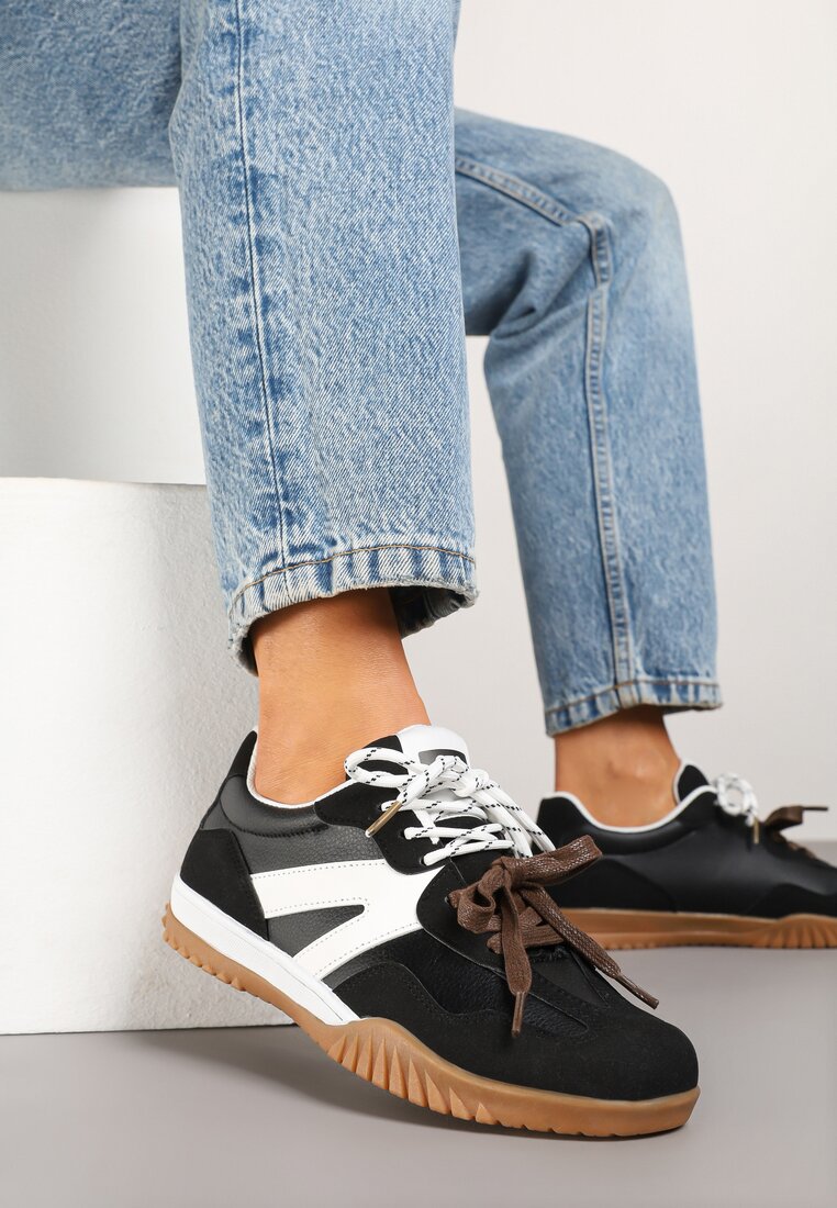 Adidași negru-alb în stilul tenisilor iconici cu șireturi duble Nilaviela