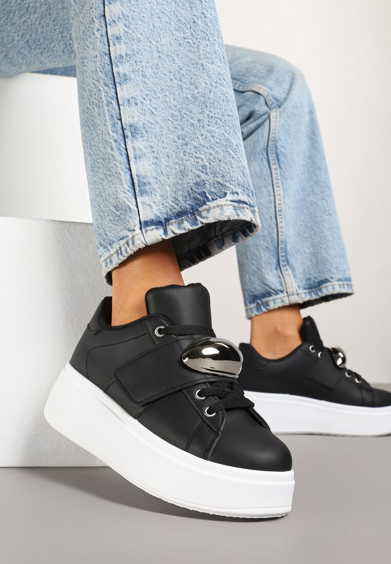 Sneakerși Negri pe Platformă cu Aplicație Metalică Welveria