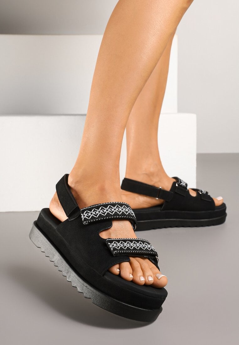Sandale Negre pe platformă joasă cu închidere cu scai Decorate cu broderie Soreze