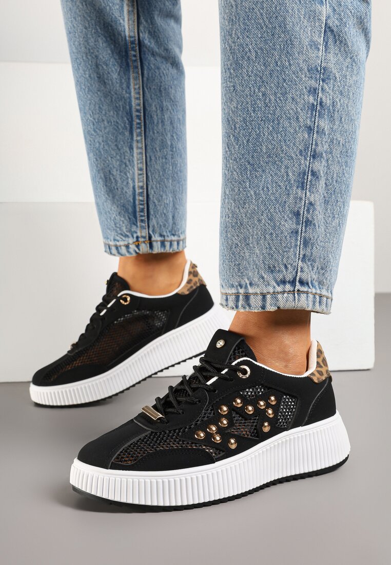 Adidași negri decorați cu stea și ținte Zeloti