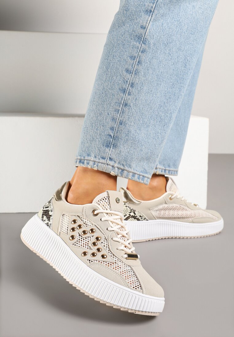 Sneakers Bej Decorați cu o Stea și cu Nituri Zeloti