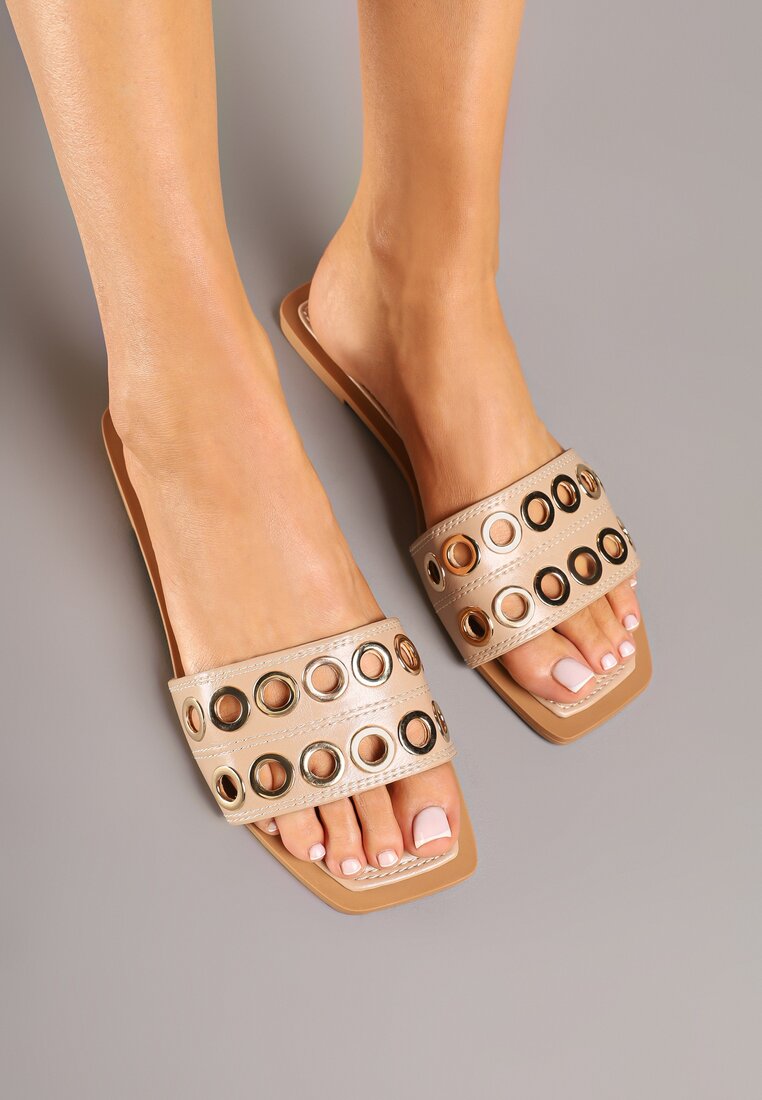 Papuci Bej deschis cu Nituri Metalice Meralesa