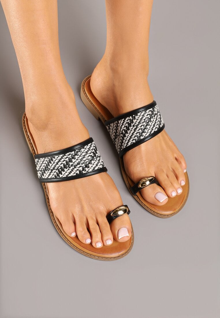 Papuci japonezi negri cu împletitură și ornaments metalice Doreine