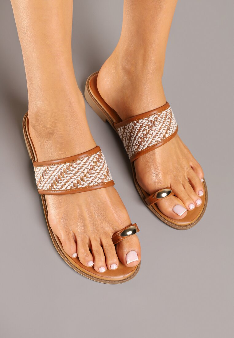 Papuci Maro cu împletitură și ornament metalic Doreine