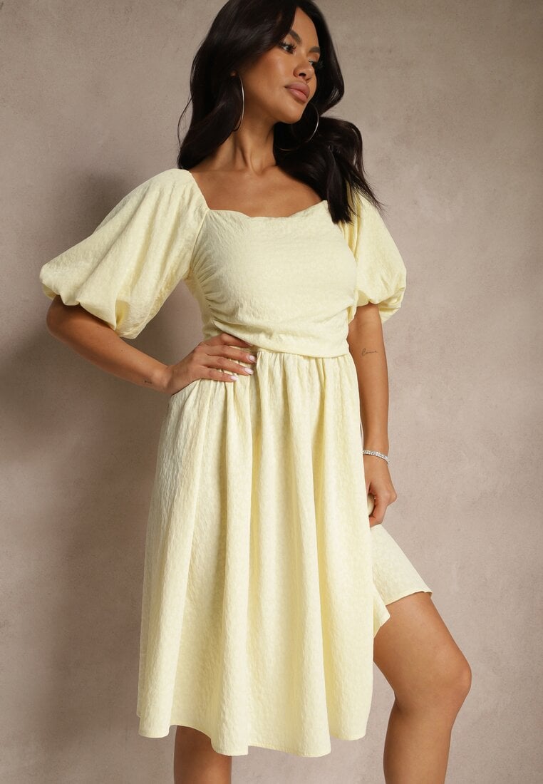 Rochie Galbenă Clotată cu Mâneci Bufante și Decolteu Pătrat Mariwena