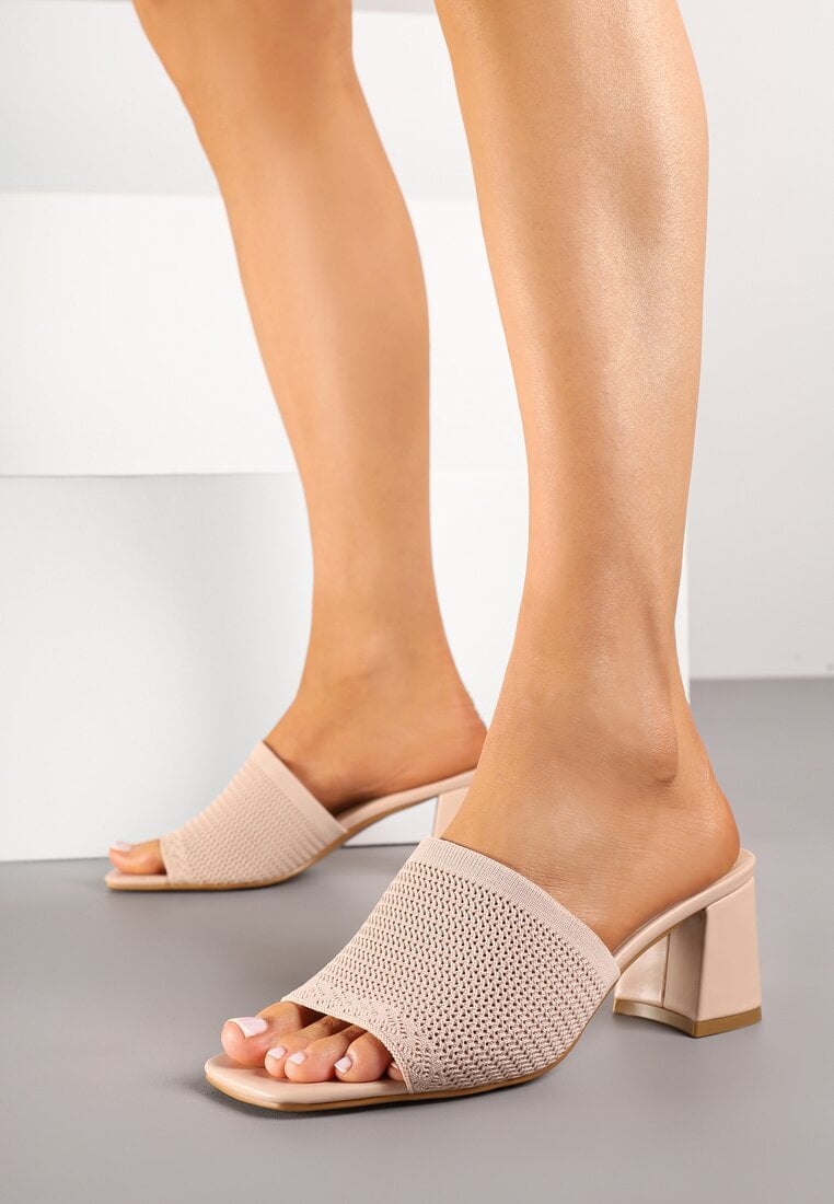 Papuci Bej Croșetate cu Toc Gros Idaretia