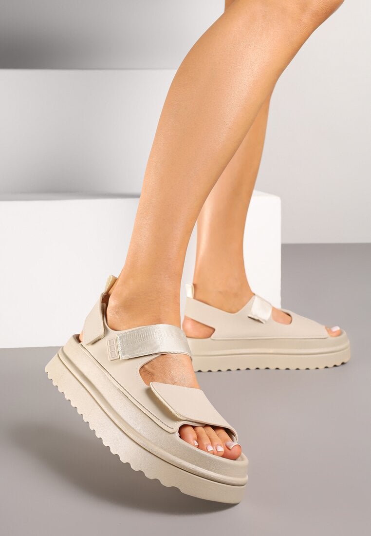 Sandale Bej Chunky pe platformă cu închidere cu scai Lorovia