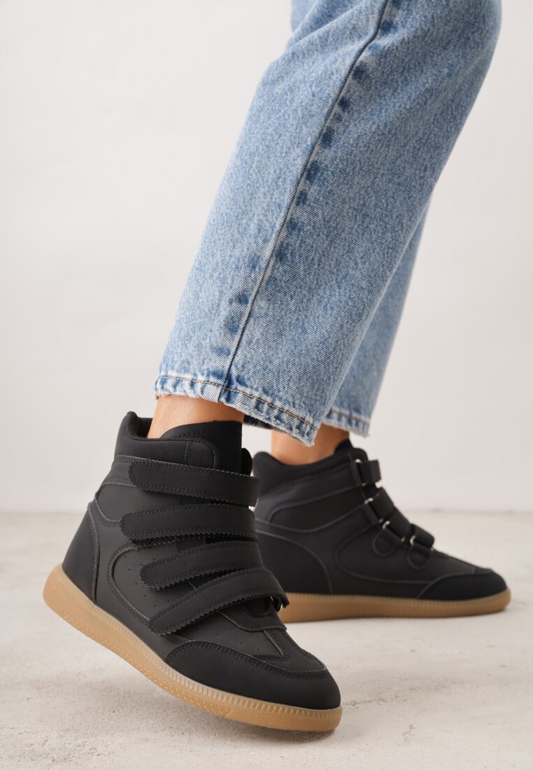 Adidași Negri cu Pană Ascunsă Decorați cu Cusături Tlavie