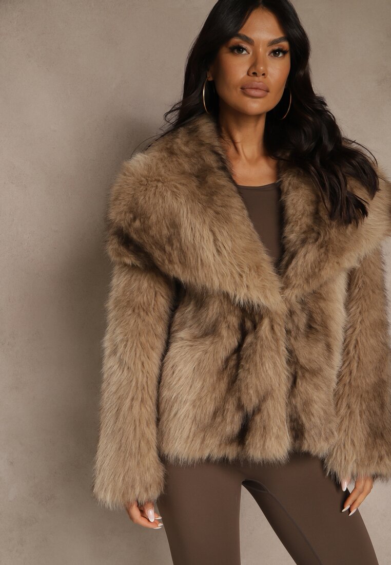 Jachetă Maro deschis Blană artificială Croi oversize Cu guler decorativ Monella