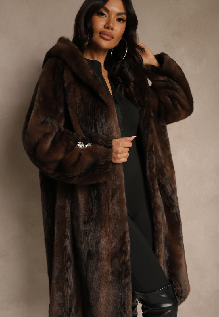 Palton Maro Lung cu Blană cu Glugă Decorat cu Butoane Elegante Esavia