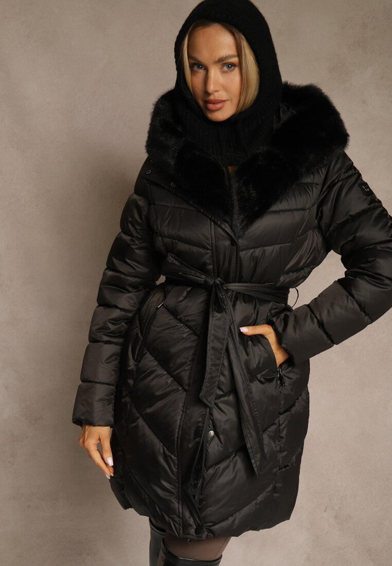 Jachetă Neagră cu Cusături Matlasate, Curea Legată și Glugă cu Blană Fenida