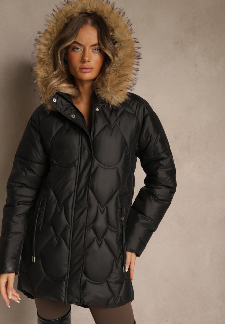 Jachetă Neagră cu Cusături Matlasate și Glugă cu Blană Olarissa