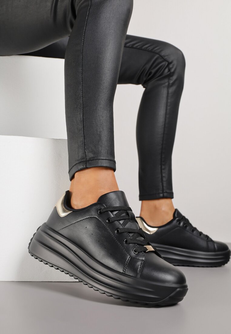 Adidași Negri pe platformă cu ștanțare și perforații Anirriva