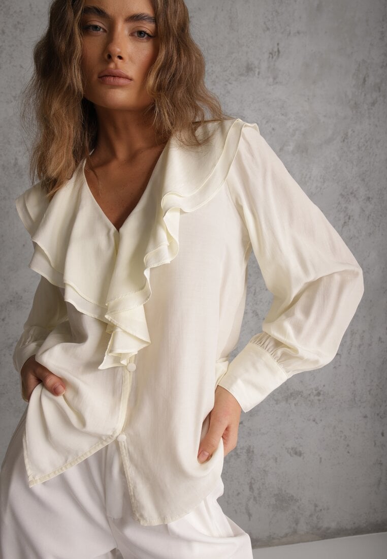 Cămașă bej deschis Vices cu decolteu, cu volane și mâneci bufante Zoiruna