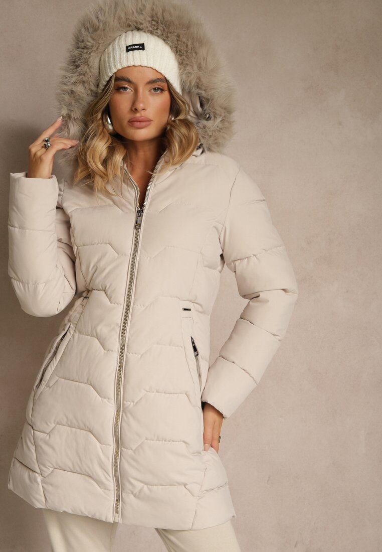 Geacă bej închis matlasată, cu croială cambrată, cu glugă cu blană Mindria