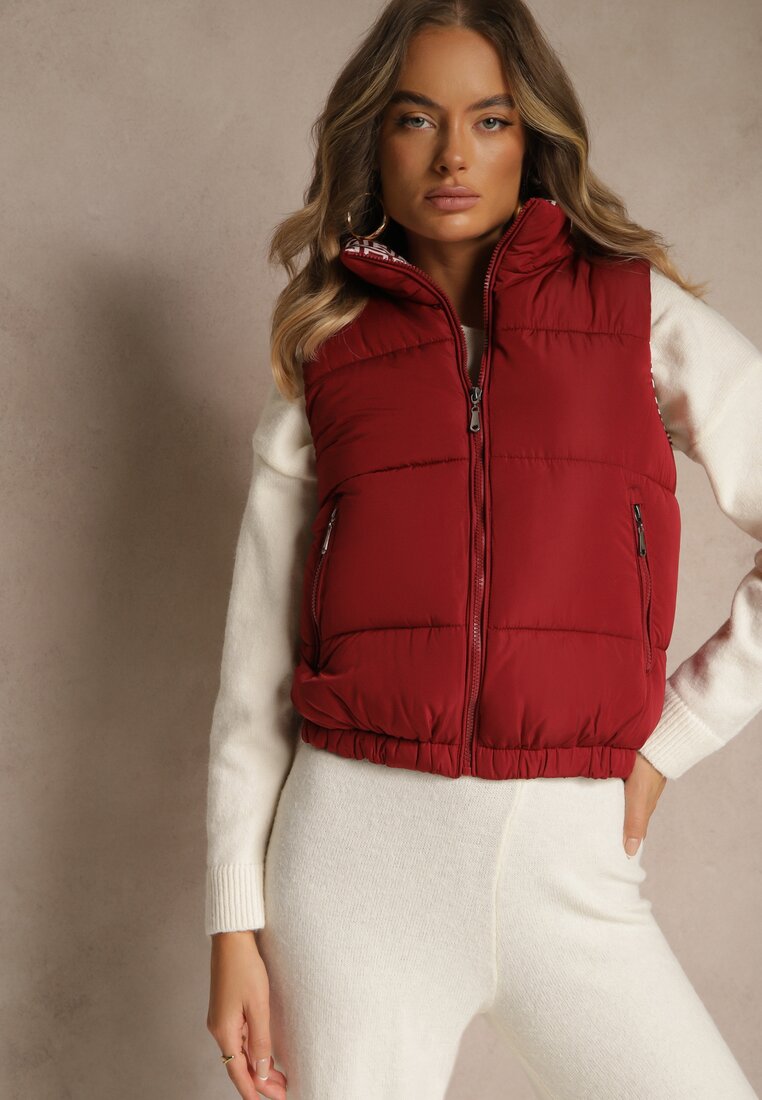 Vestă Bordo Decorată cu Matlasare și Căptușeală Modelată în Meander Olerea