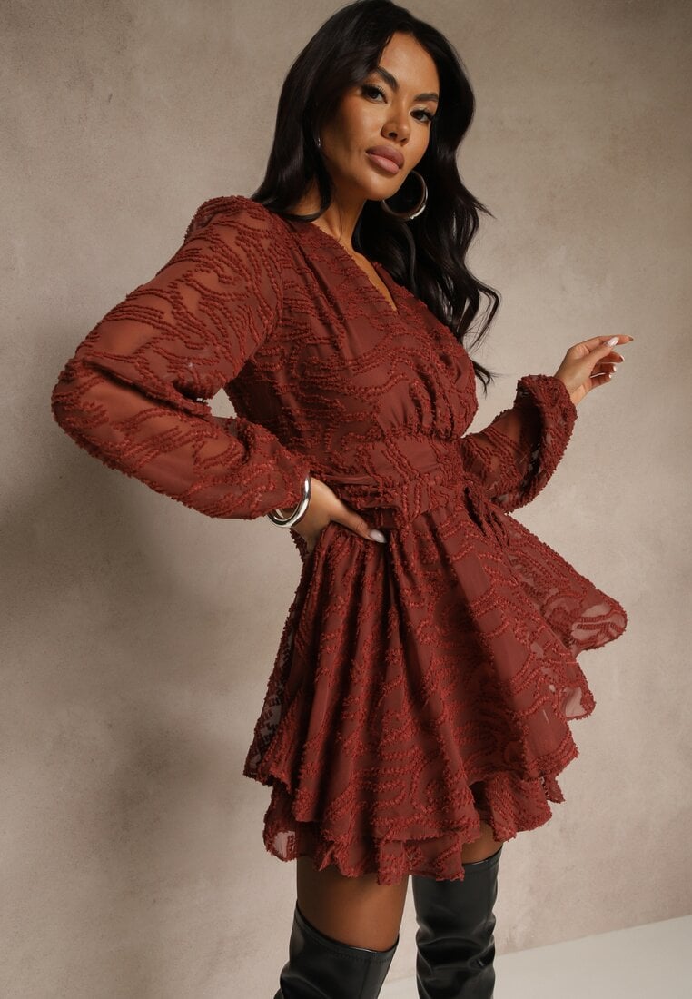 Rochie Evazată Roșie din Plasă cu Model în Relief Decorativ Zenessalia