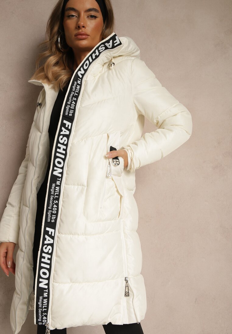 Jachetă Albă Matlasată cu croială lungă cu glugă Decorată cu bandă cu inscripții Galiadea