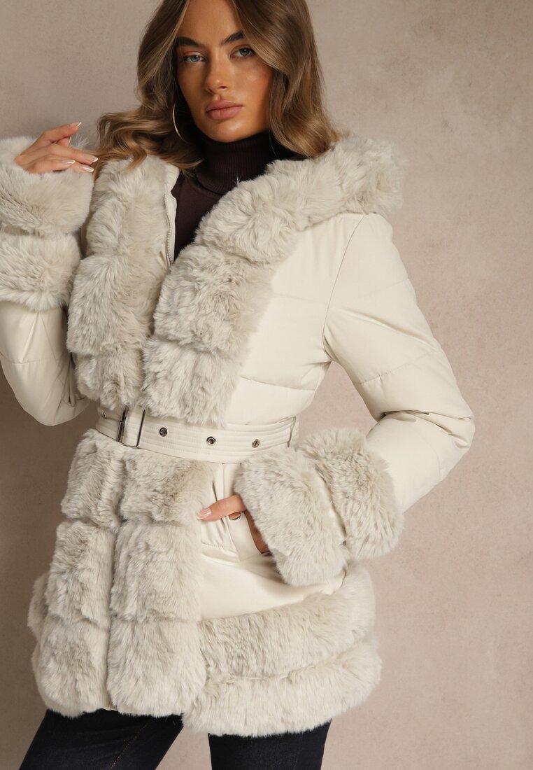 Jachetă Bej deschis cu croială cambrată cu curea cu glugă și blană Ranalia