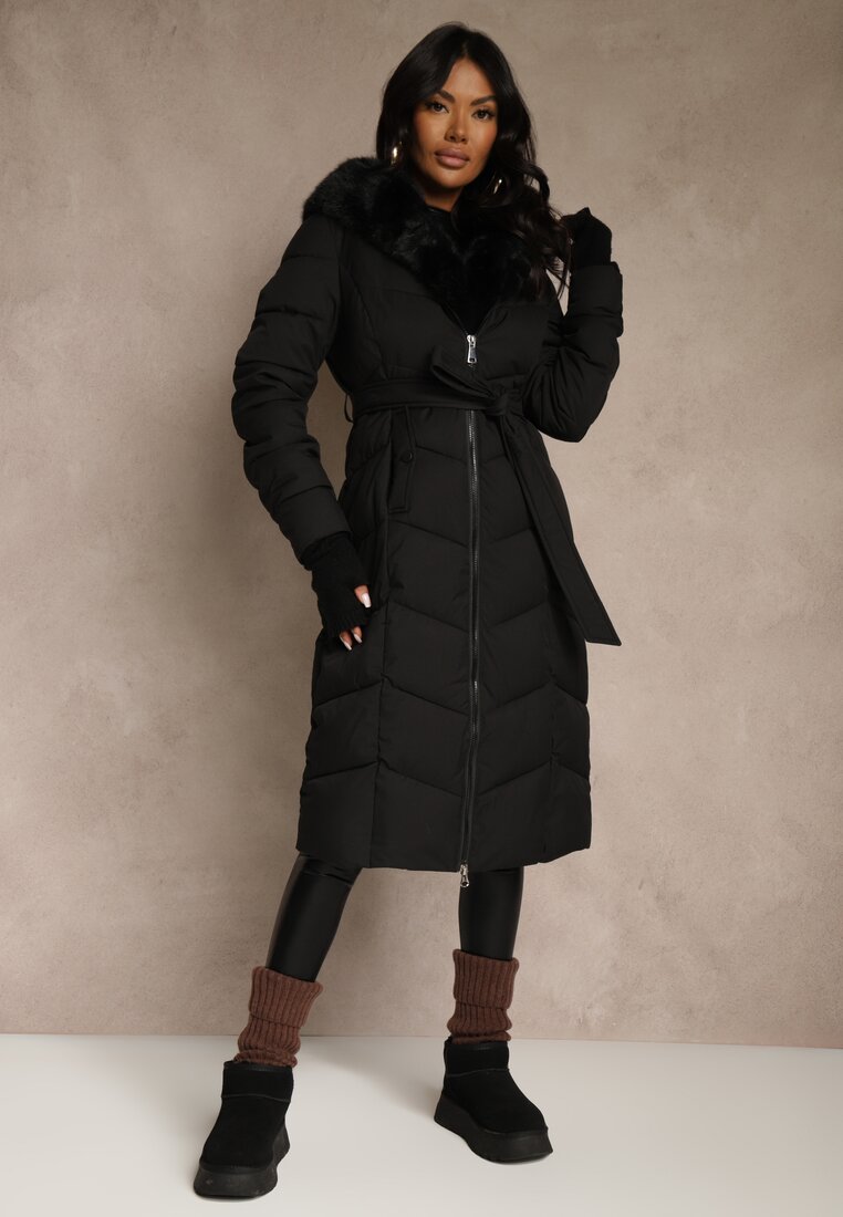 Geacă neagră cu cusături matlasate, blană și curea Serapella
