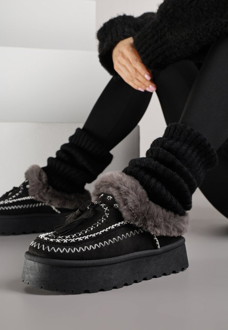 Cizme de zăpadă negre pe platformă decorate cu franjuri și broderie Ezivelle
