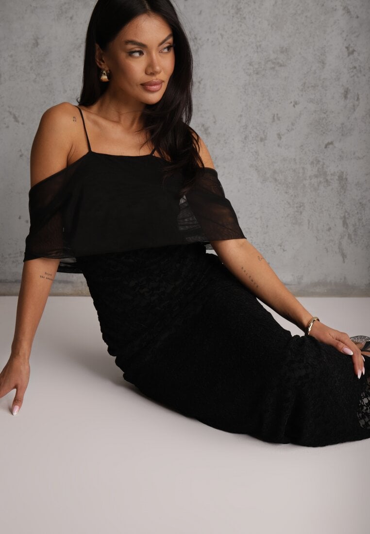 Rochie Neagră cu croi asimetric decorată cu volan Owedia