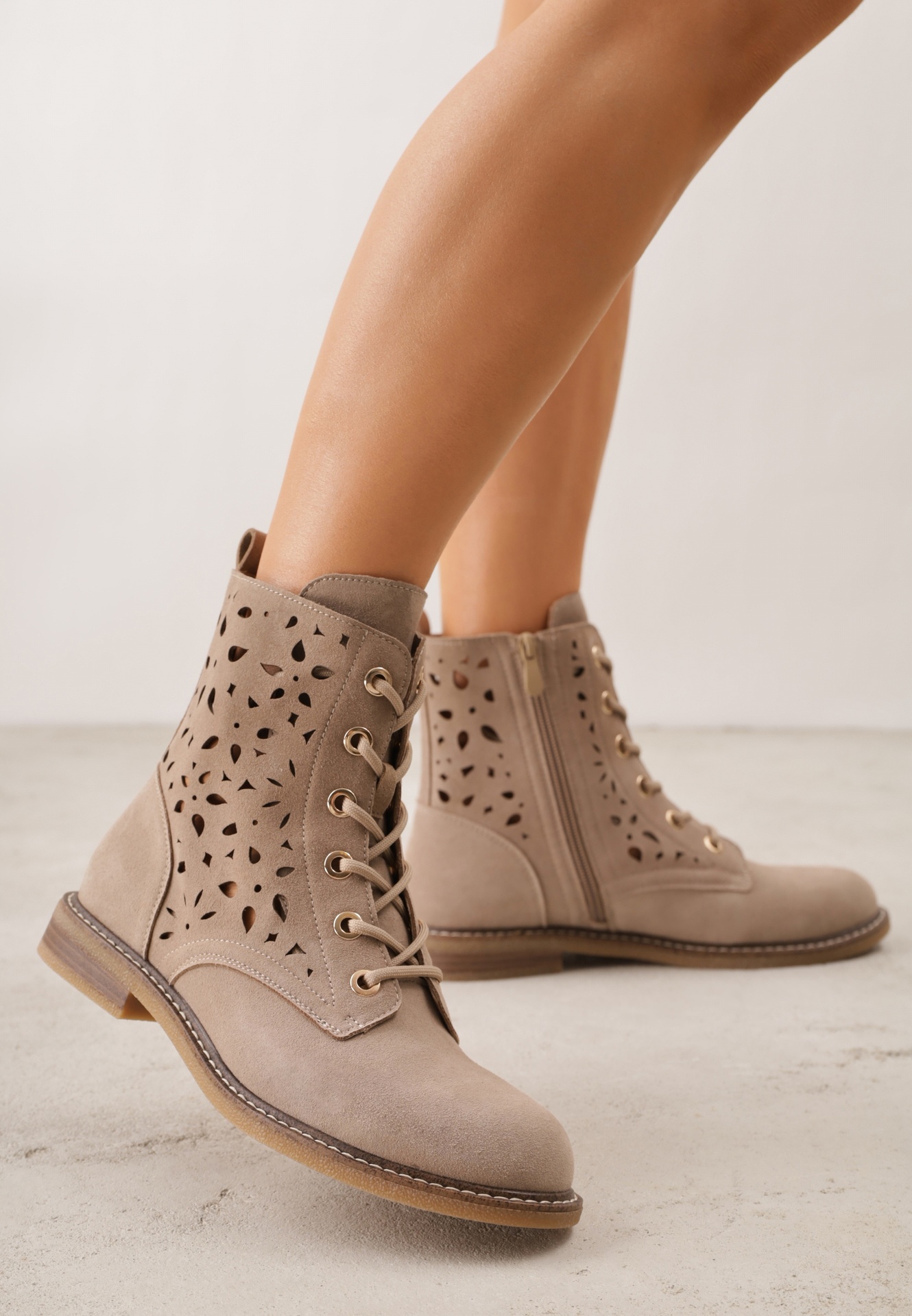 Botine Kasona Bej închis